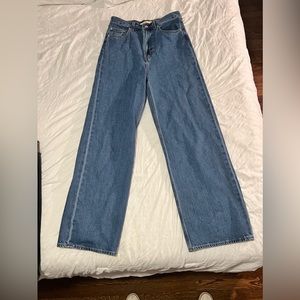 Levi’s boyfriend/baggy jeans